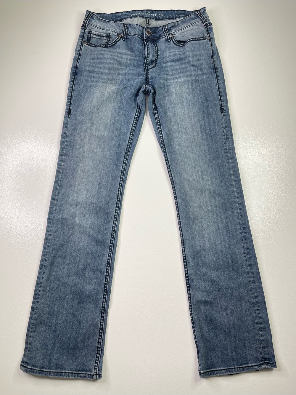 Cowgirl Tuff Co. Bootcut Mid-Rise Acid Wash Distressed Western Jeans W32 L35